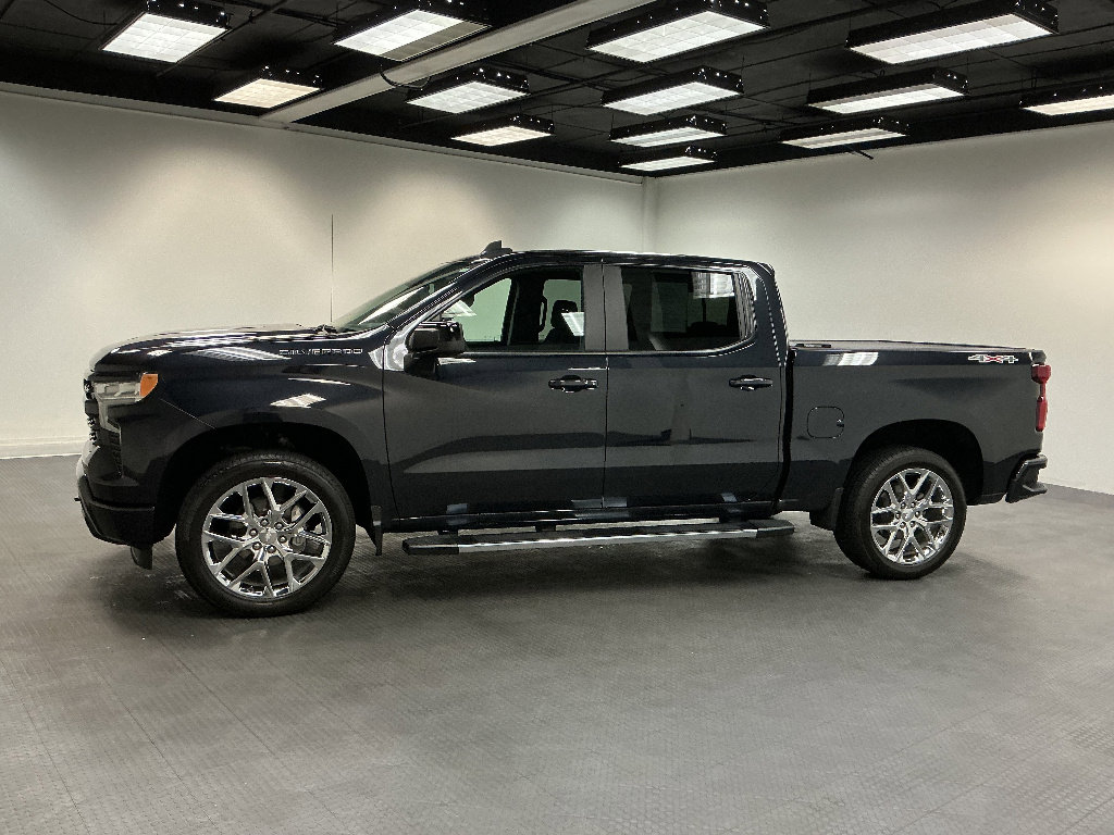 Used 2024 Chevrolet Silverado 1500 RST w/ Convenience Package II AWD/4WD image 3