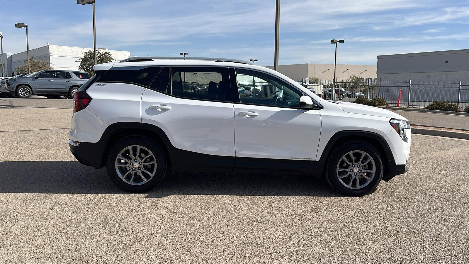 Certified 2024 GMC Terrain SLT image 9