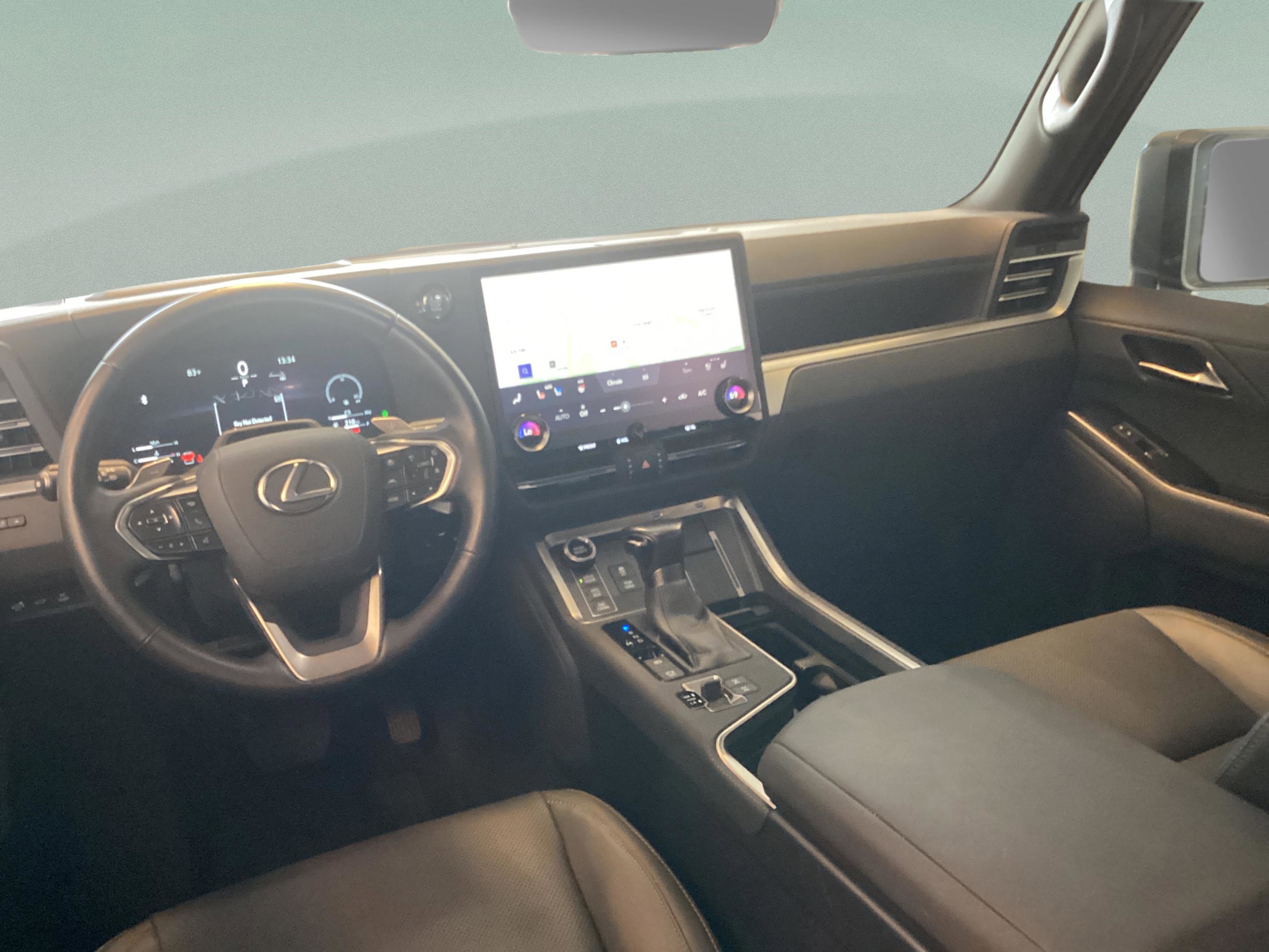 Used 2024 Lexus GX 550 AWD/4WD image 16