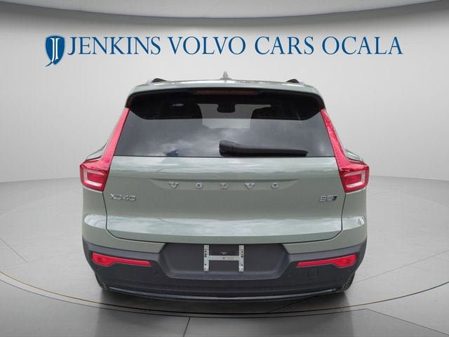 Certified 2024 Volvo XC40 B5 Core AWD/4WD image 4
