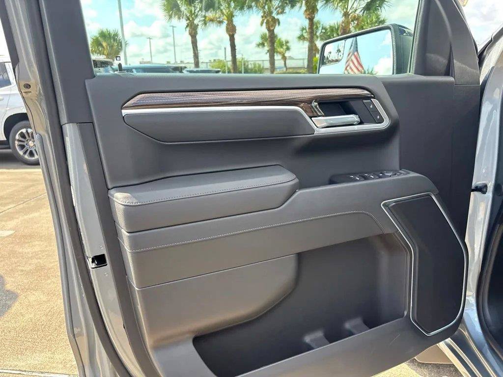 New 2026 Chevrolet Silverado 1500 RST w/ RST Select Package RWD image 34