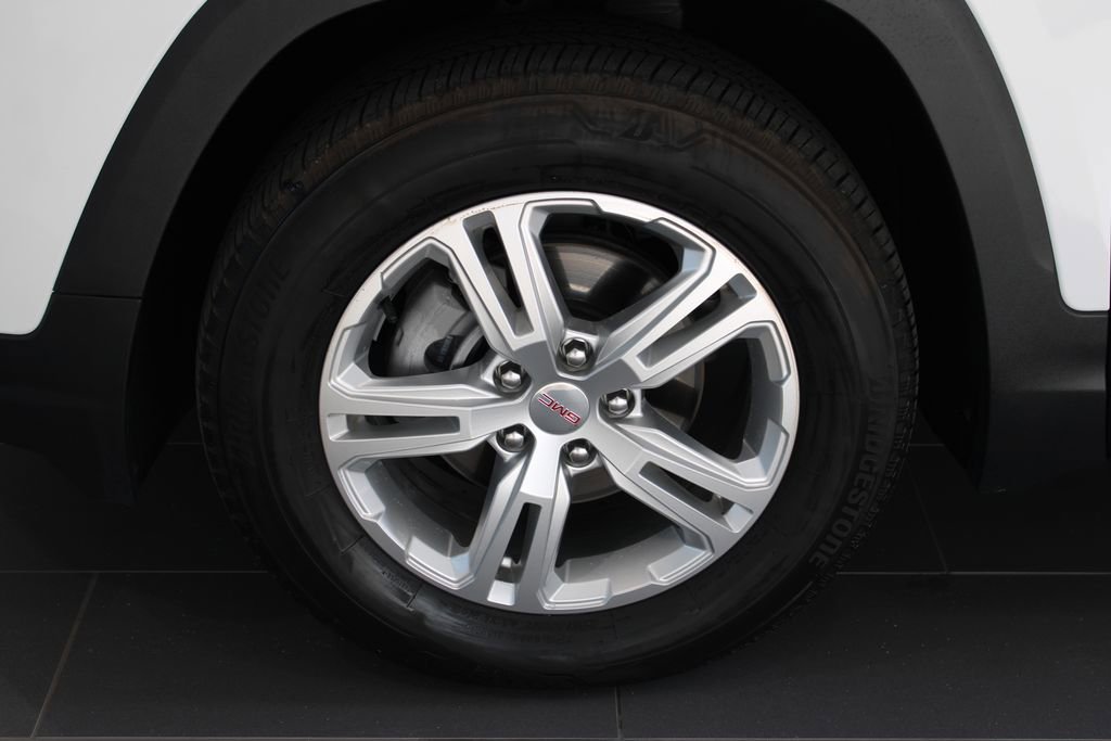 Used 2024 GMC Terrain SLE image 27