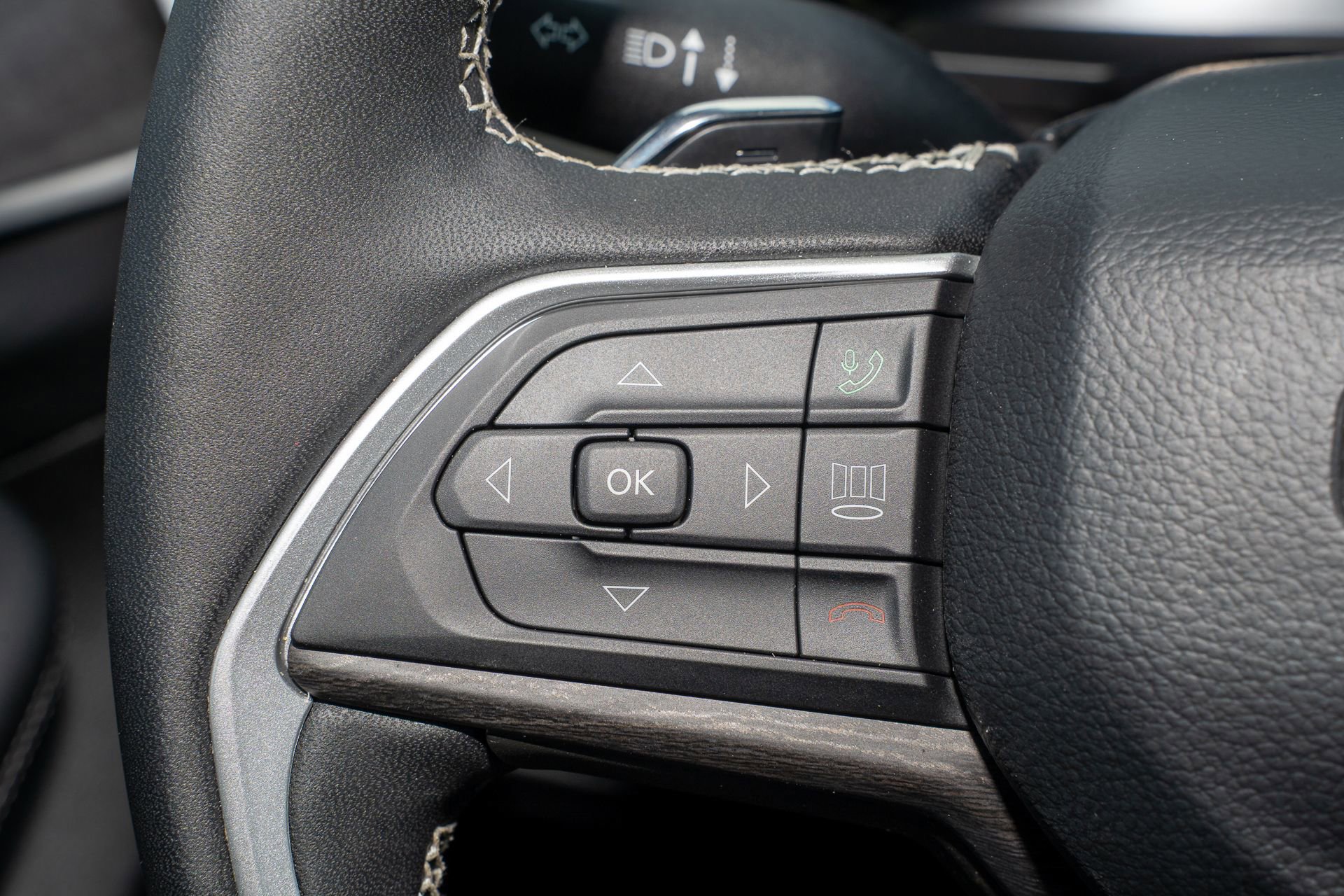 Used 2025 Jeep Grand Cherokee Limited image 29