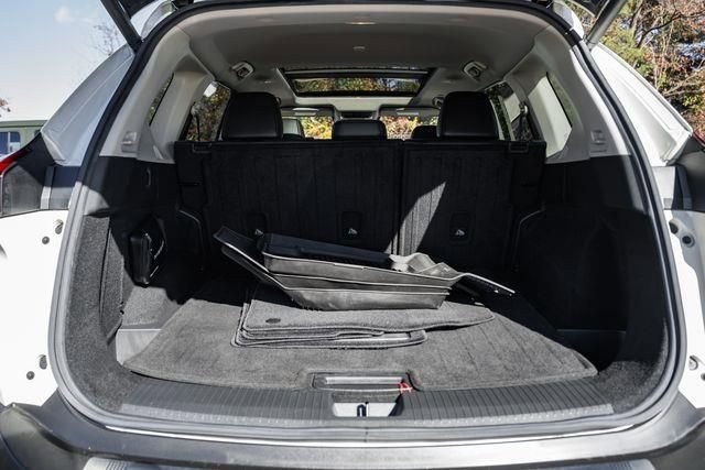 Certified 2022 Nissan Rogue SV w/ SV Premium Package image 10