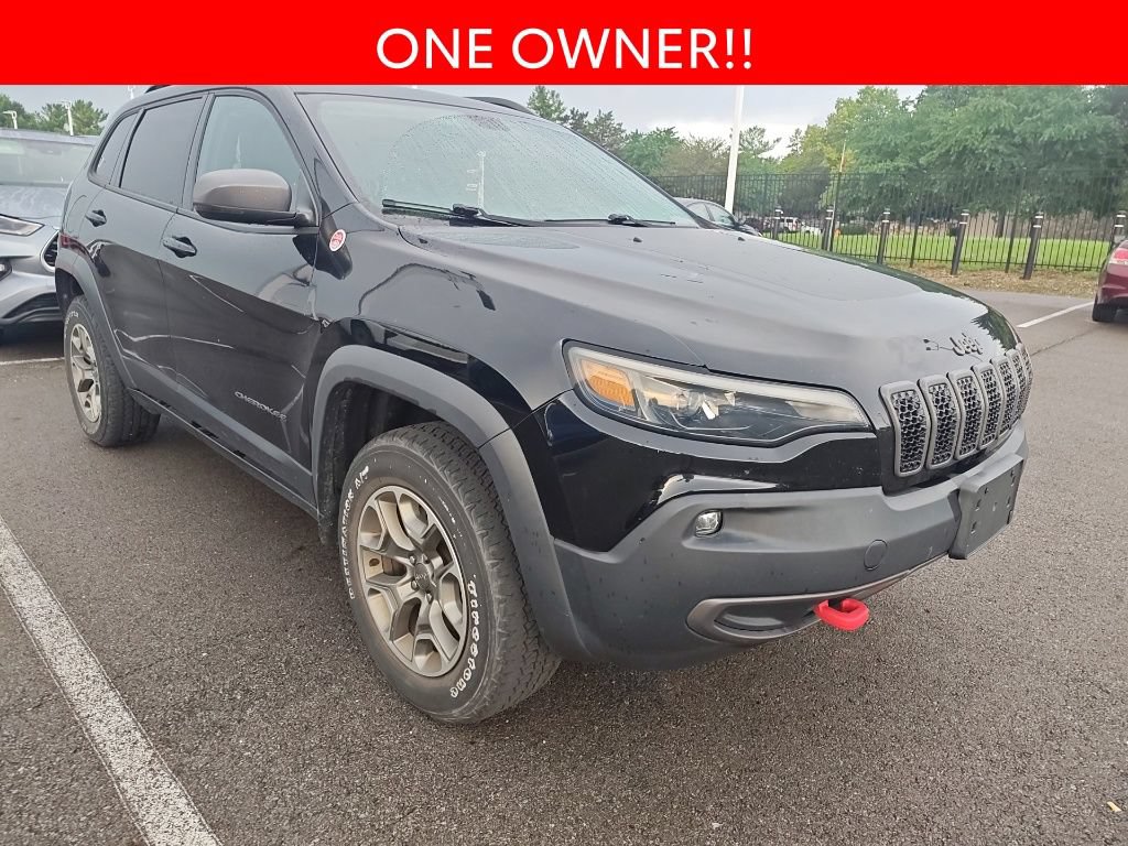 Used 2020 Jeep Cherokee Trailhawk w/ Cold Weather Group AWD/4WD image 3