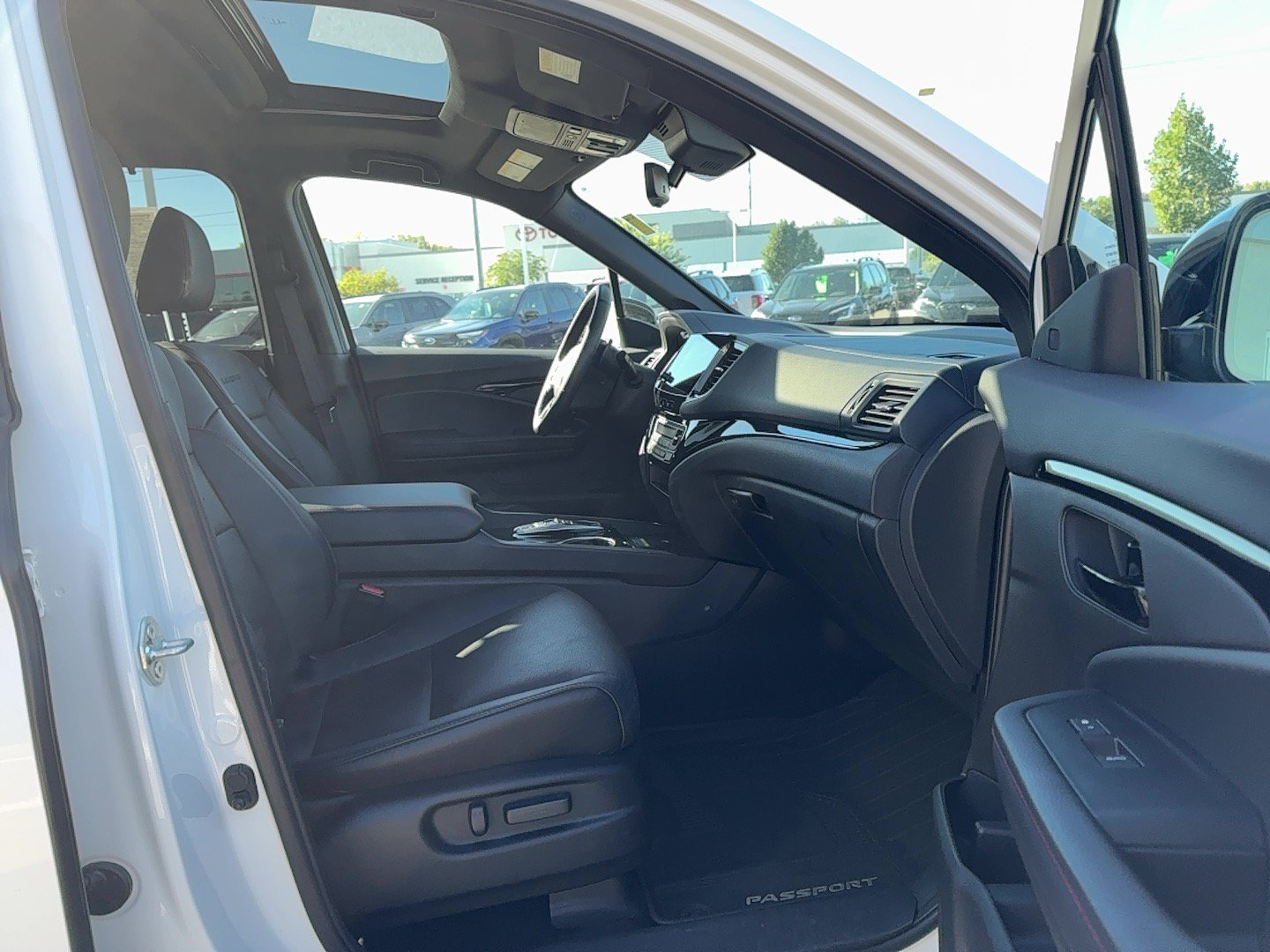 Used 2025 Honda Passport Black Edition image 23