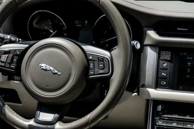 Used 2016 Jaguar XF Prestige RWD image 21