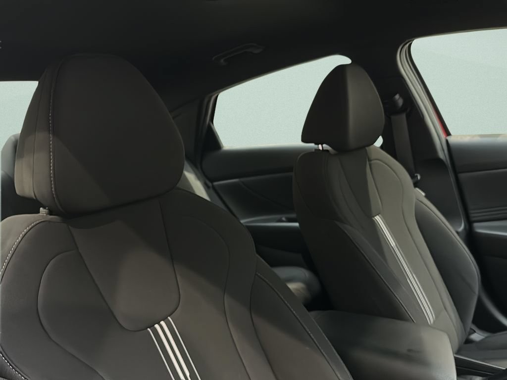 Certified 2025 Hyundai Elantra Sport FWD image 17