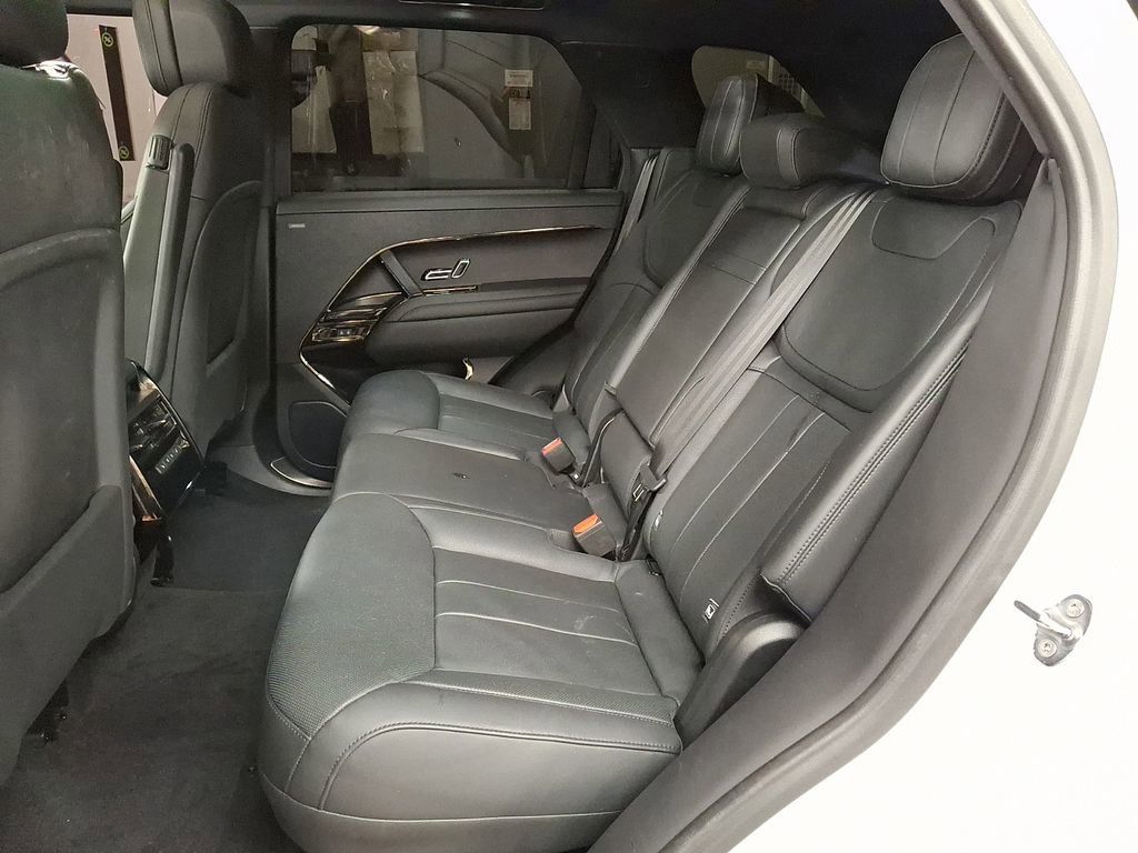 Used 2023 Land Rover Range Rover Sport SE Dynamic image 8