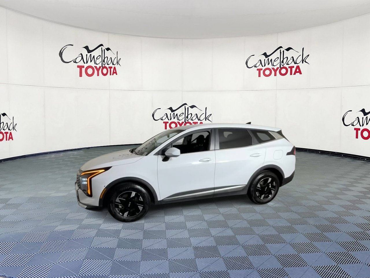 Used 2026 Kia Sportage LX FWD image 7