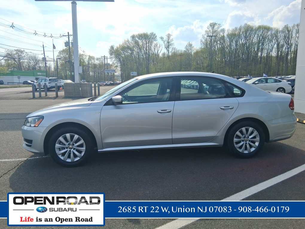 Used 2013 Volkswagen Passat Wolfsburg Edition image 4