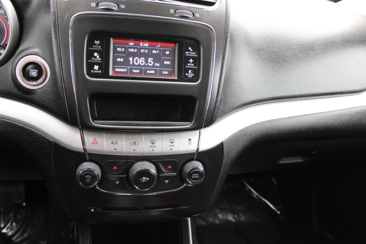 Used 2017 Dodge Journey SXT w/ Comfort/Convenience Group image 14