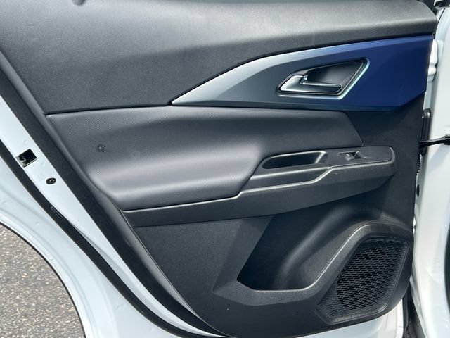 New 2026 Chevrolet Equinox EV LT AWD/4WD image 33