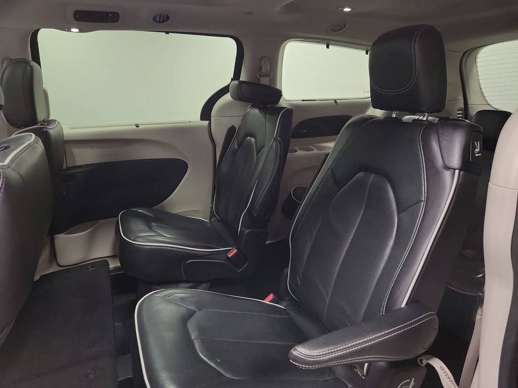Used 2023 Chrysler Pacifica Limited FWD image 20