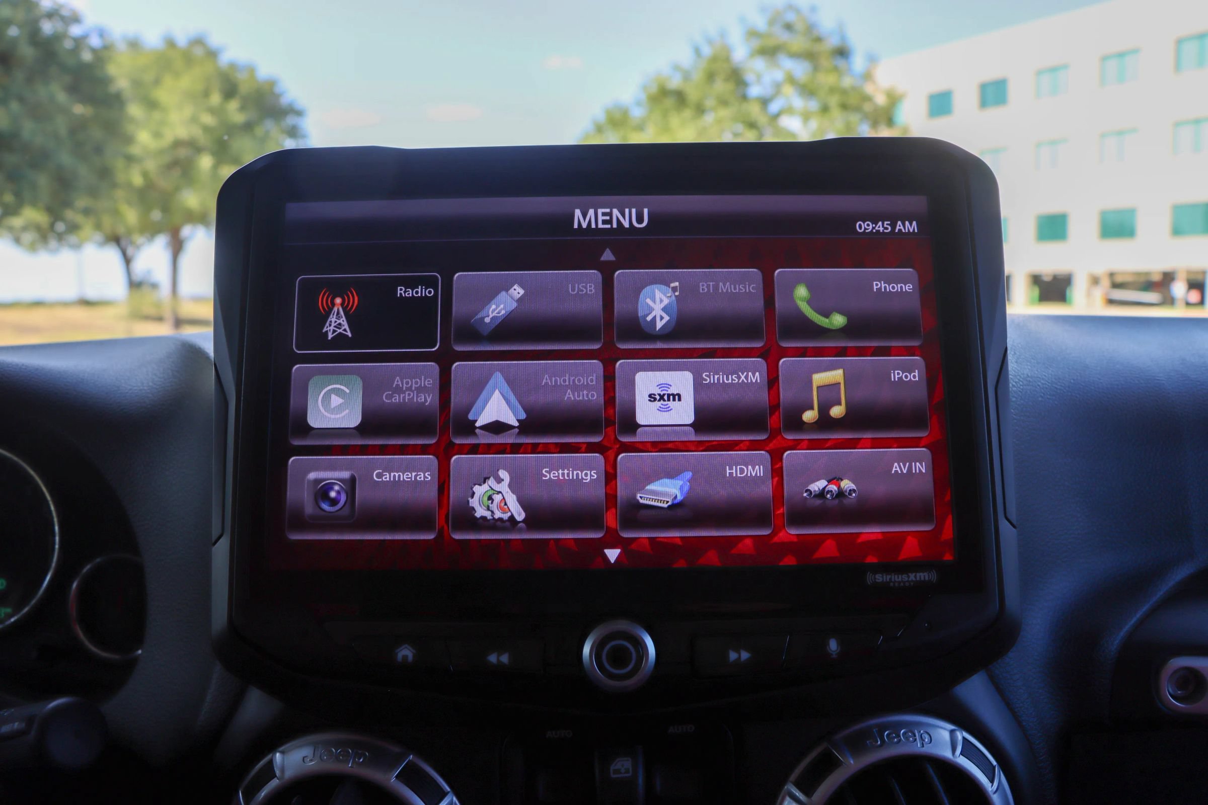 Used 2015 Jeep Wrangler Unlimited Sahara w/ Connectivity Group AWD/4WD image 32