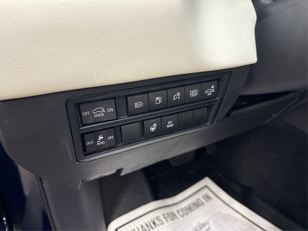 Used 2023 Toyota Sequoia Capstone image 42