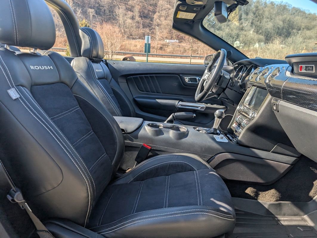 Used 2016 Ford Mustang GT Premium w/ Equipment Group 401A image 29