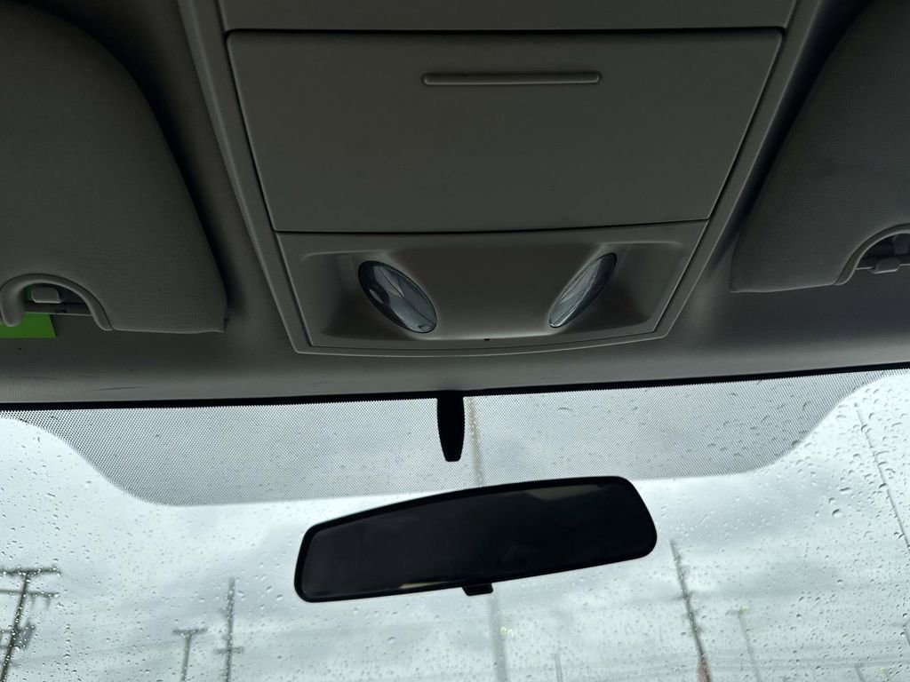 Used 2010 Dodge Grand Caravan Hero image 29