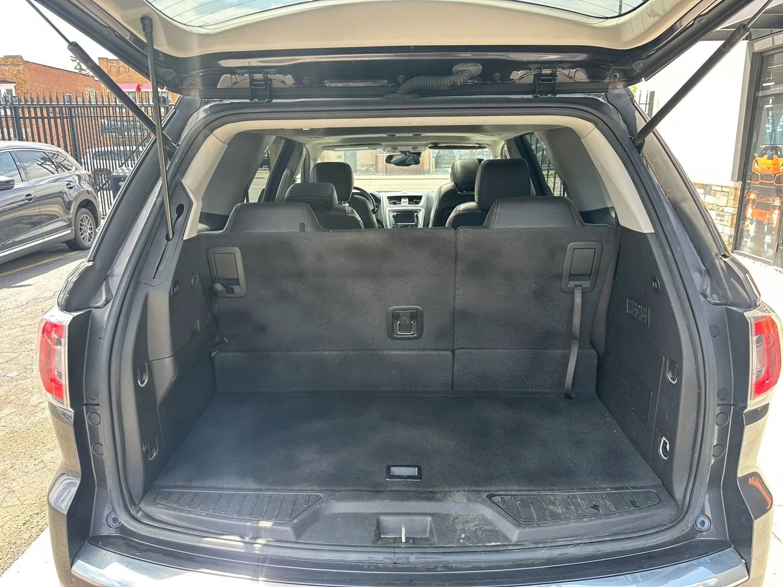 Used 2017 GMC Acadia Limited SLT AWD/4WD image 12