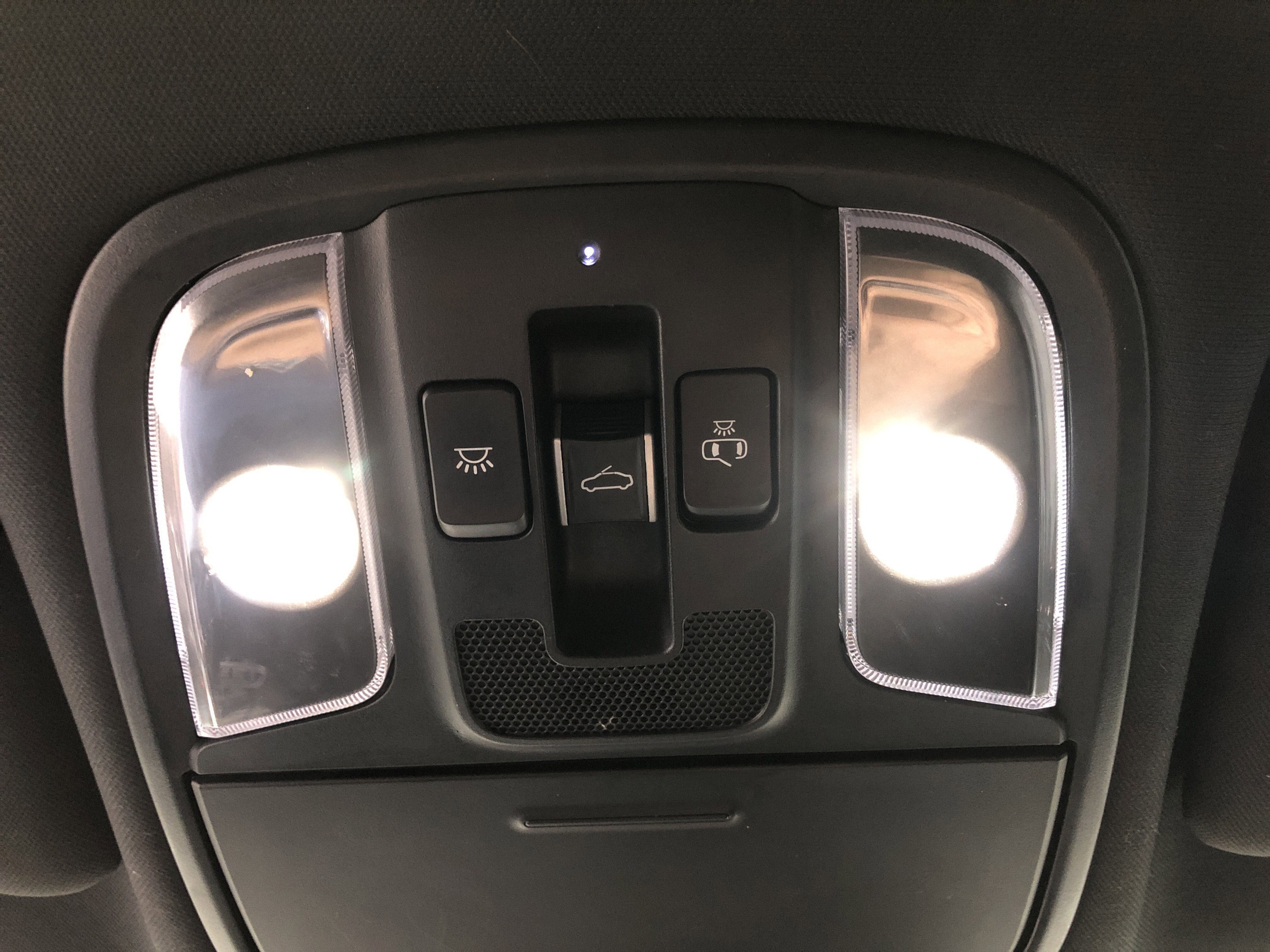 Used 2018 Kia Stinger GT2 AWD/4WD image 20