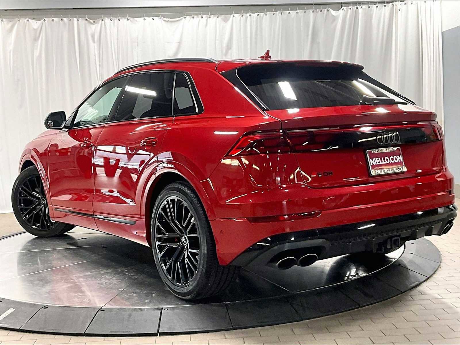 Used 2024 Audi SQ8 Prestige image 3