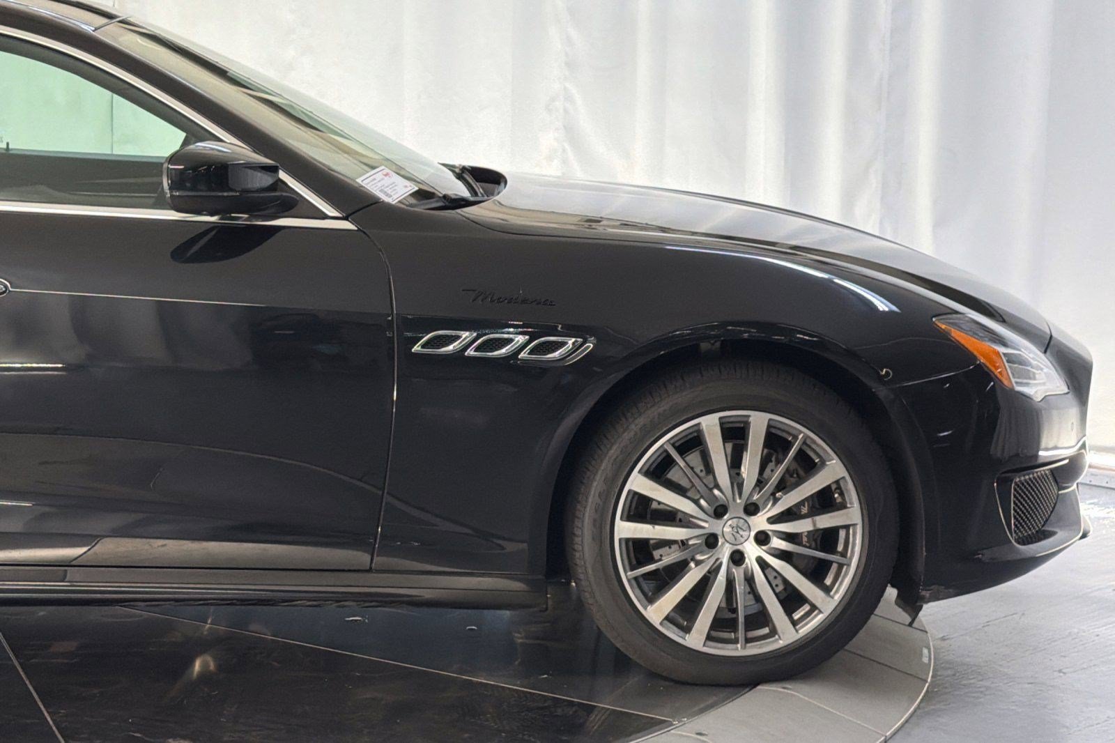 Used 2022 Maserati Quattroporte Modena Q4 AWD/4WD image 35