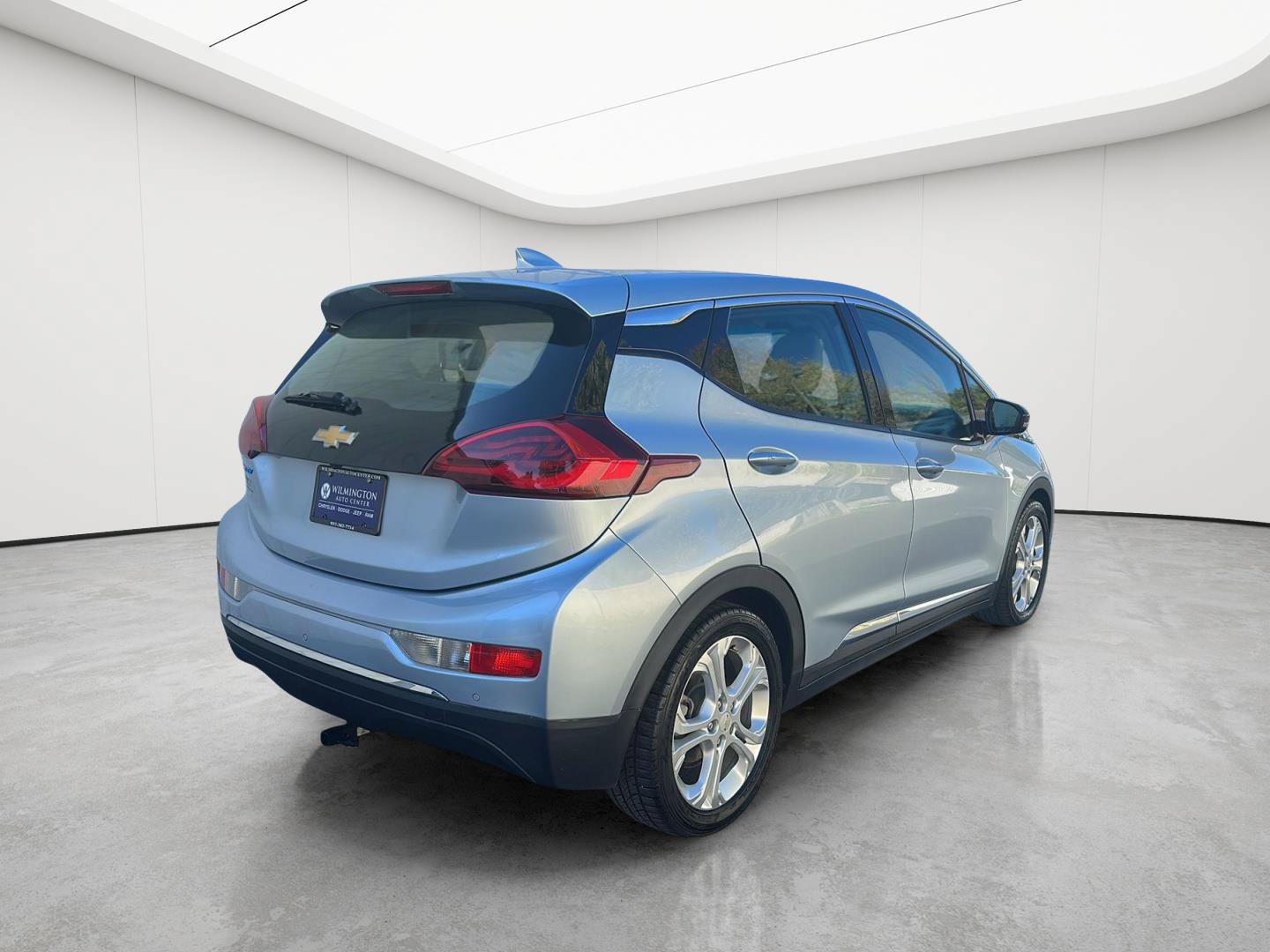 Used 2017 Chevrolet Bolt LT FWD image 3