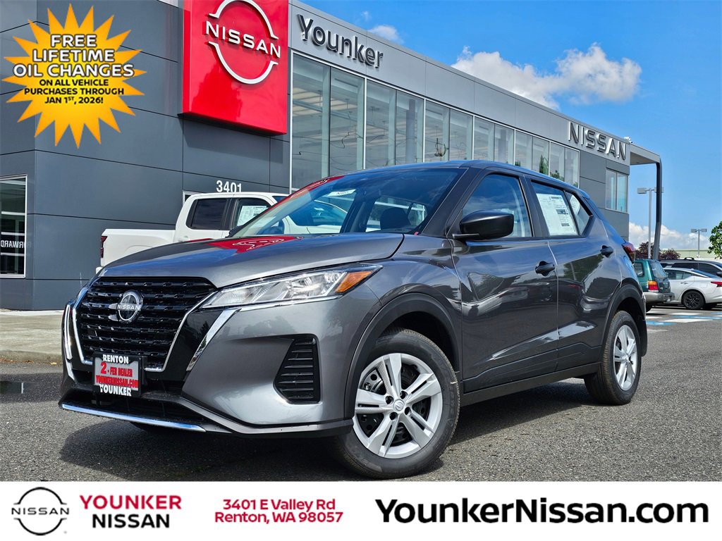 New 2025 Nissan Kicks Play S
