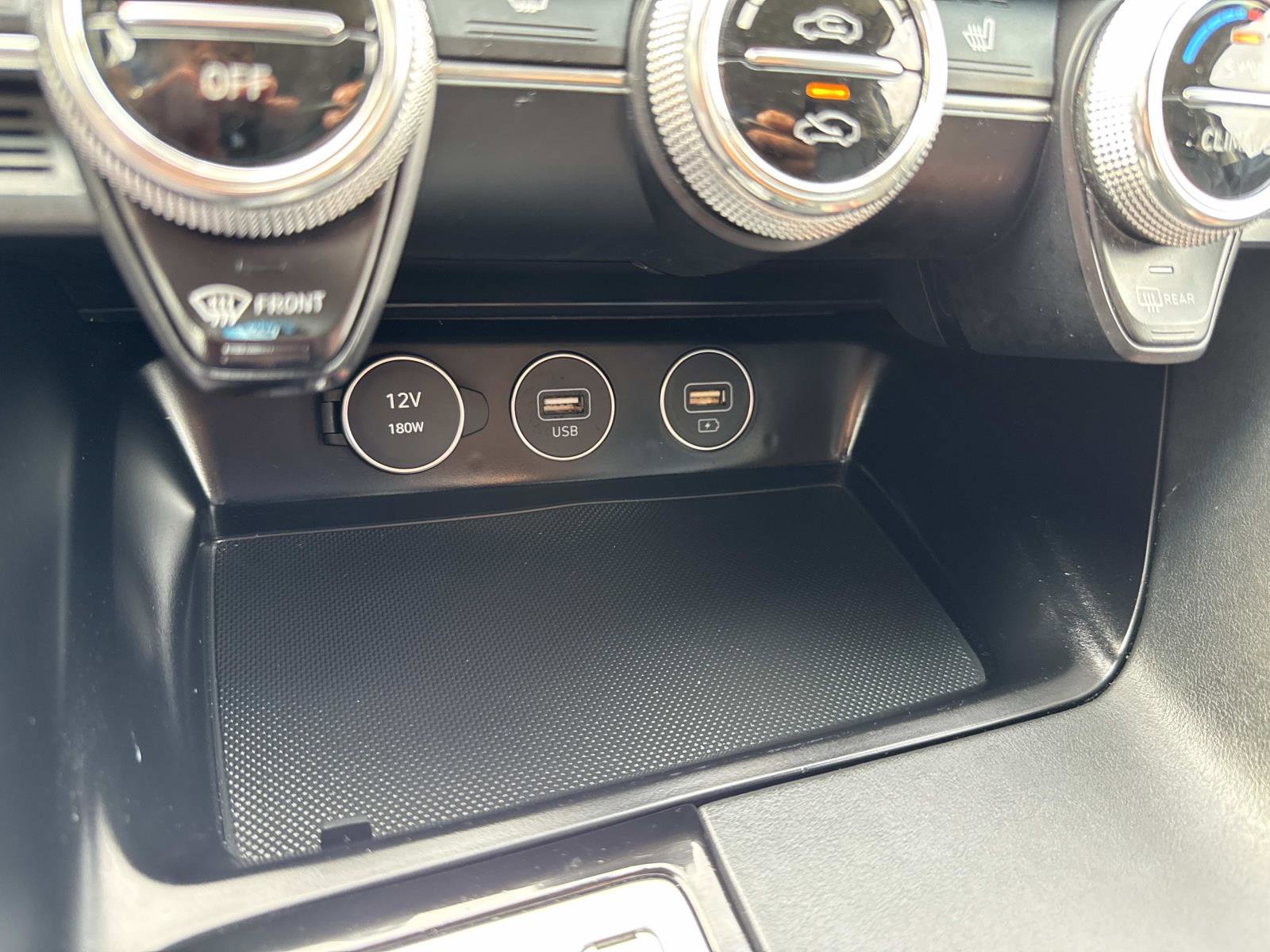 Used 2023 Genesis G70 2.0T RWD image 27