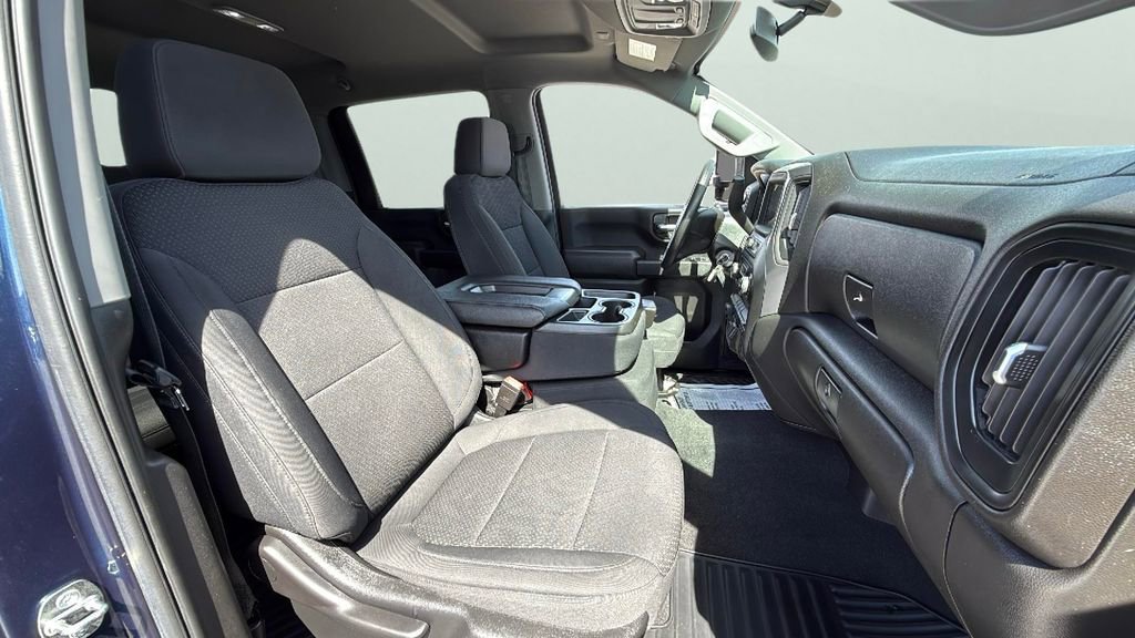 Certified 2021 Chevrolet Silverado 2500 Custom w/ Custom Value Package AWD/4WD image 33