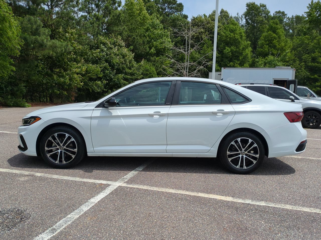 Used 2025 Volkswagen Jetta Sport FWD image 7