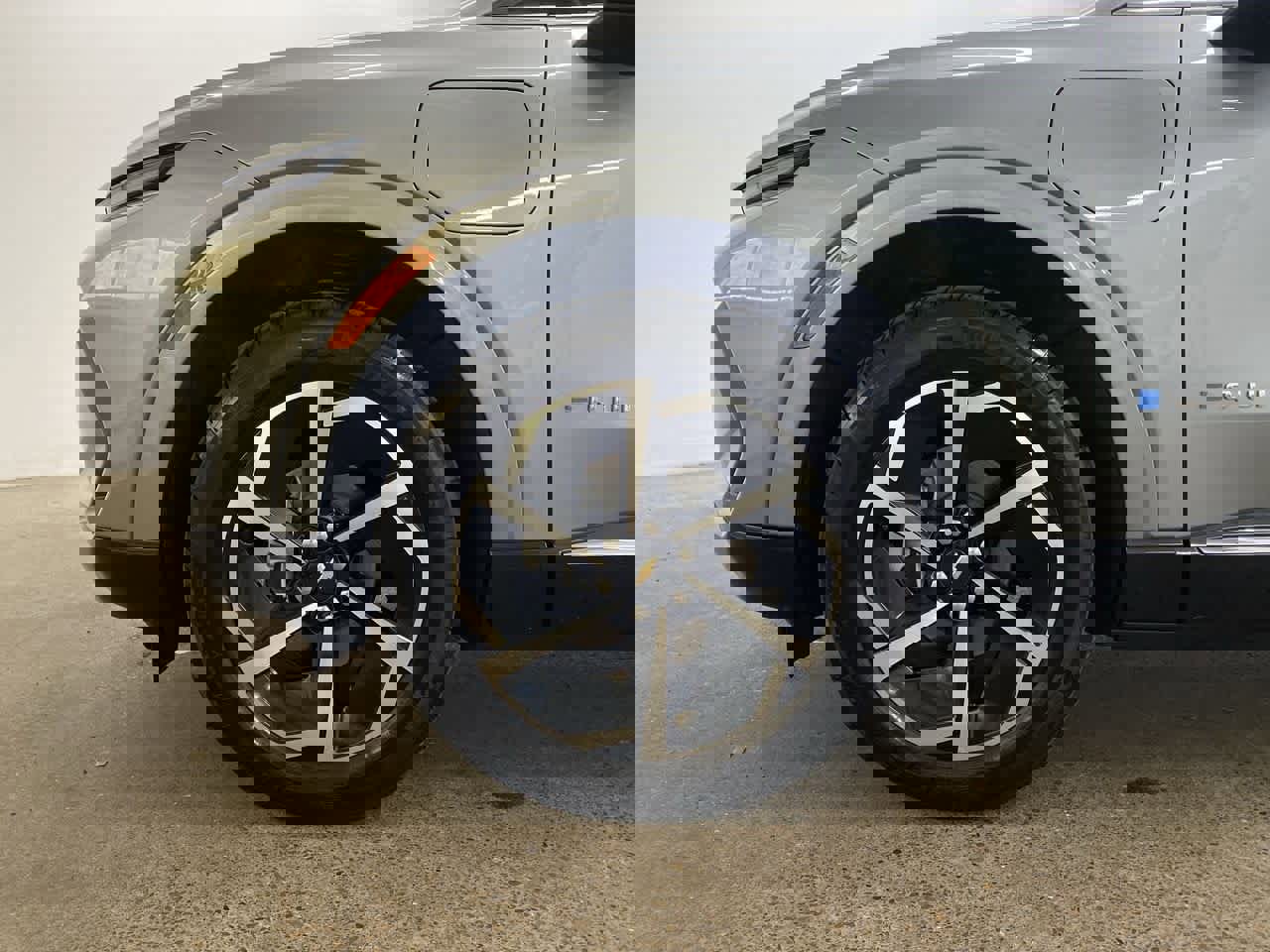 Used 2024 Chevrolet Equinox EV LT image 11