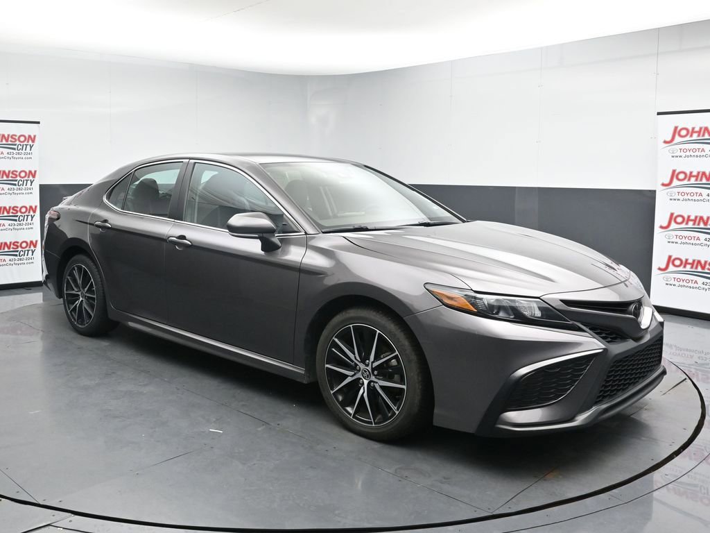 Used 2023 Toyota Camry SE FWD image 2