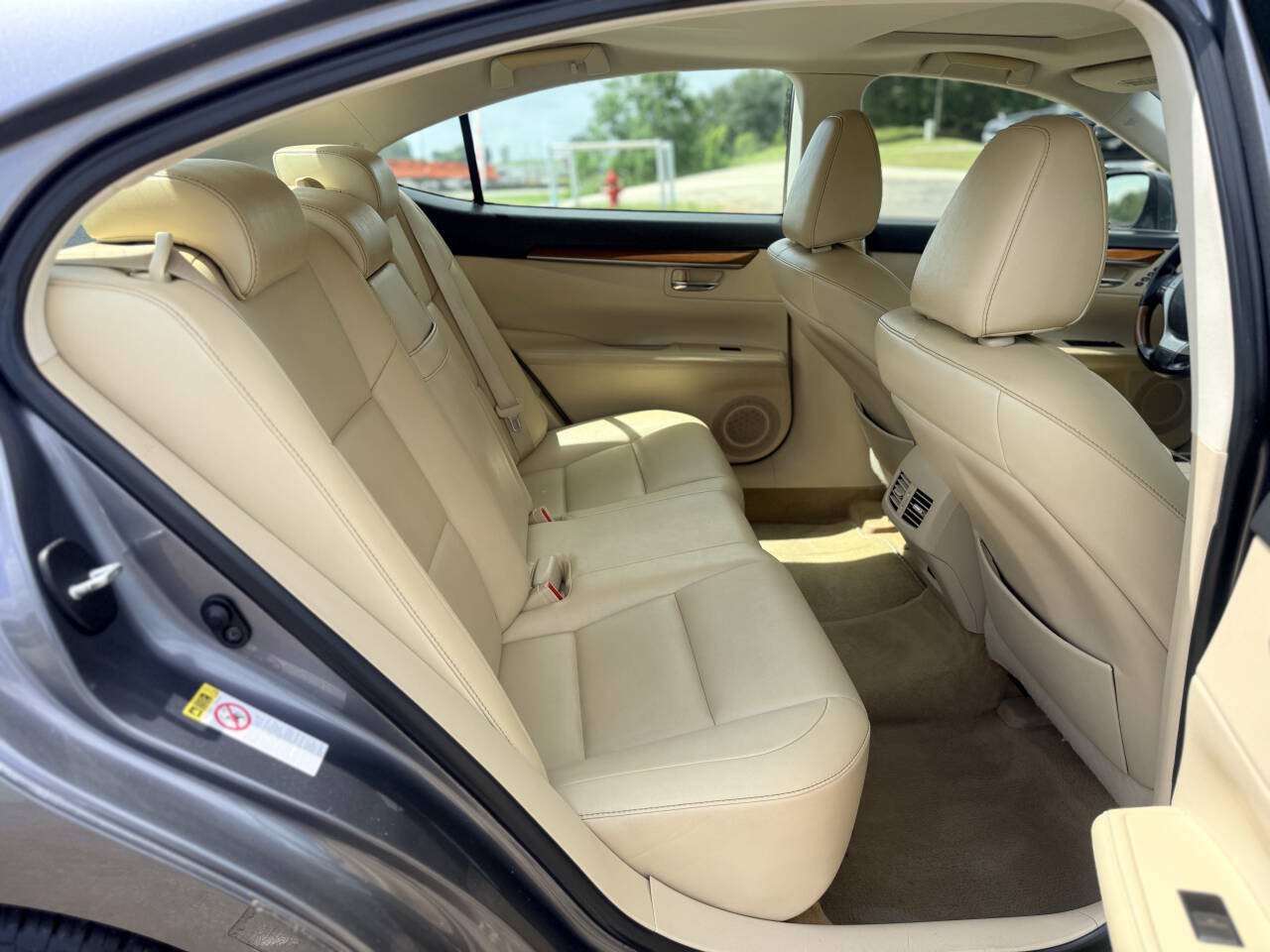 Used 2013 Lexus ES 300h w/ Premium Pkg FWD image 15