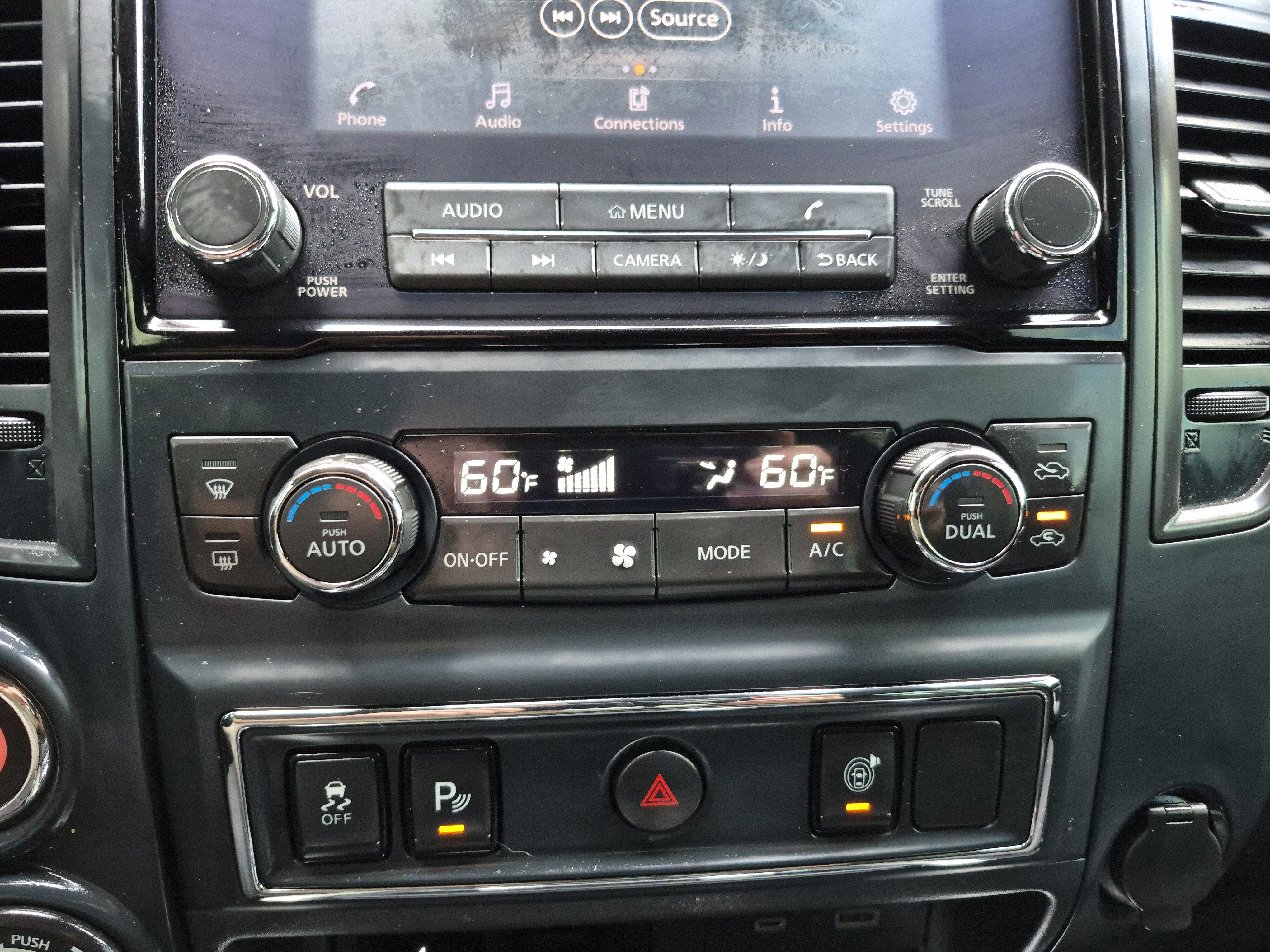 Used 2023 Nissan Titan SV w/ SV Convenience Package AWD/4WD image 35