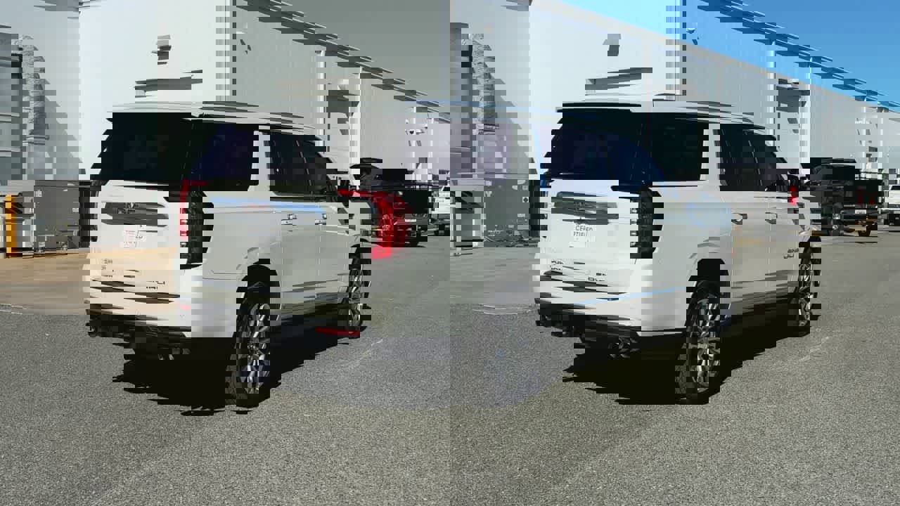 Used 2022 GMC Yukon XL Denali image 8