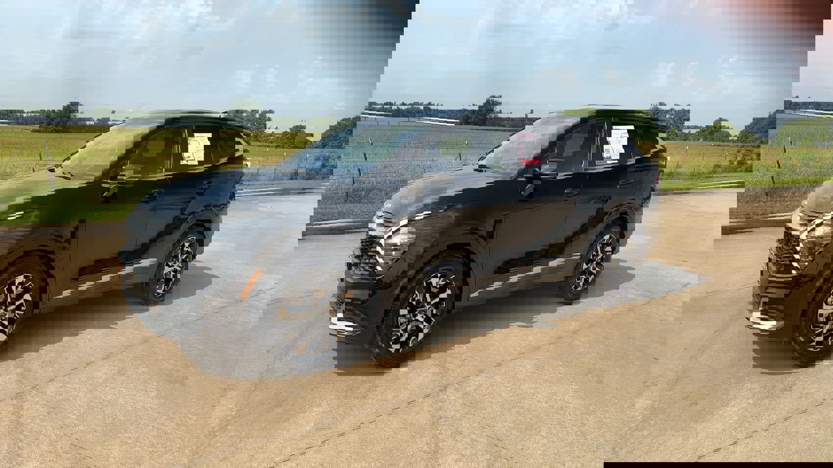 Used 2024 Kia Sportage EX image 4