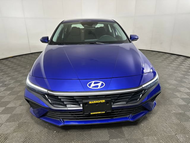 Used 2025 Hyundai Elantra Blue image 8