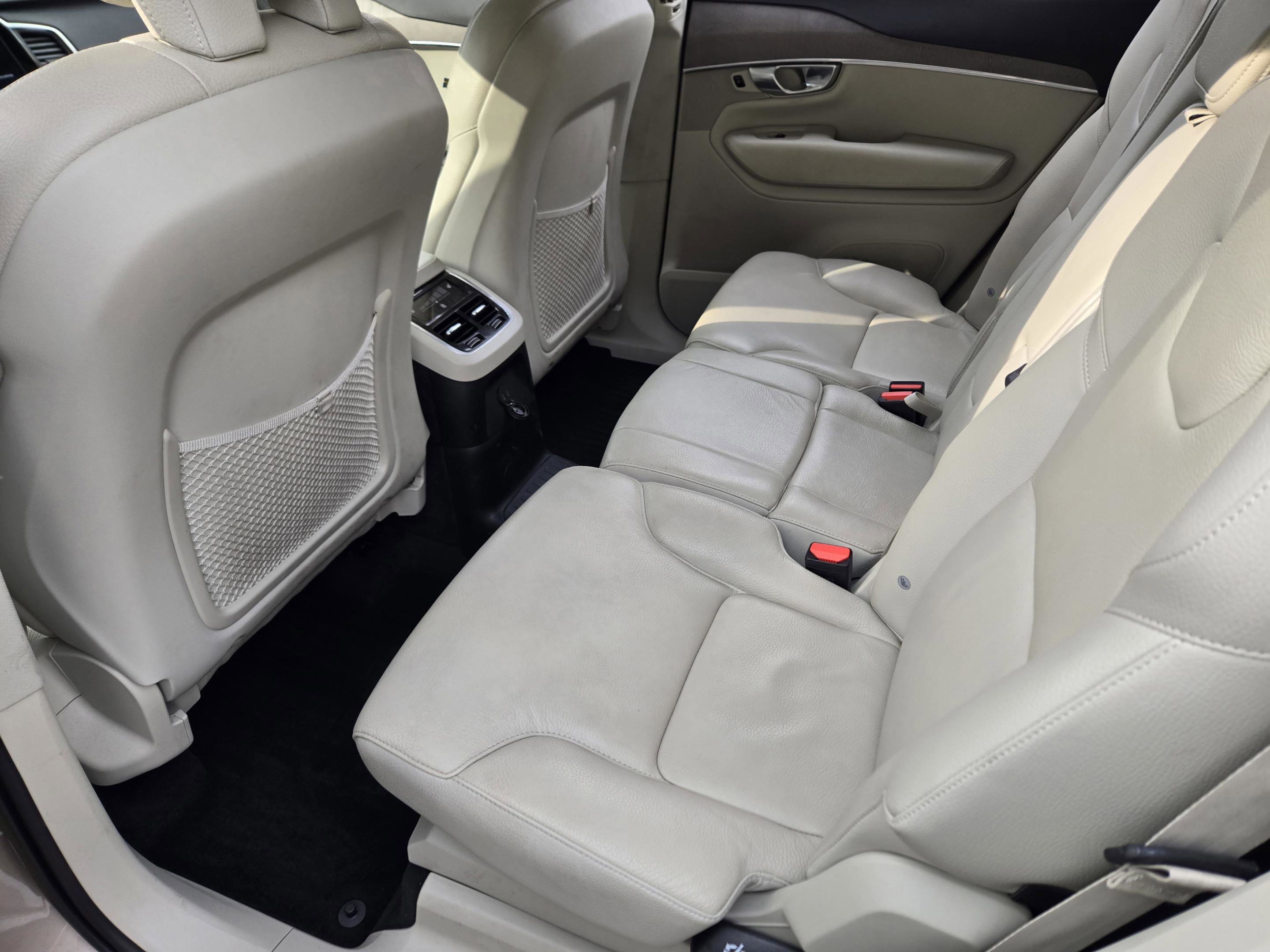 Used 2023 Volvo XC90 T8 Plus w/ Protection Package Premier AWD/4WD image 29