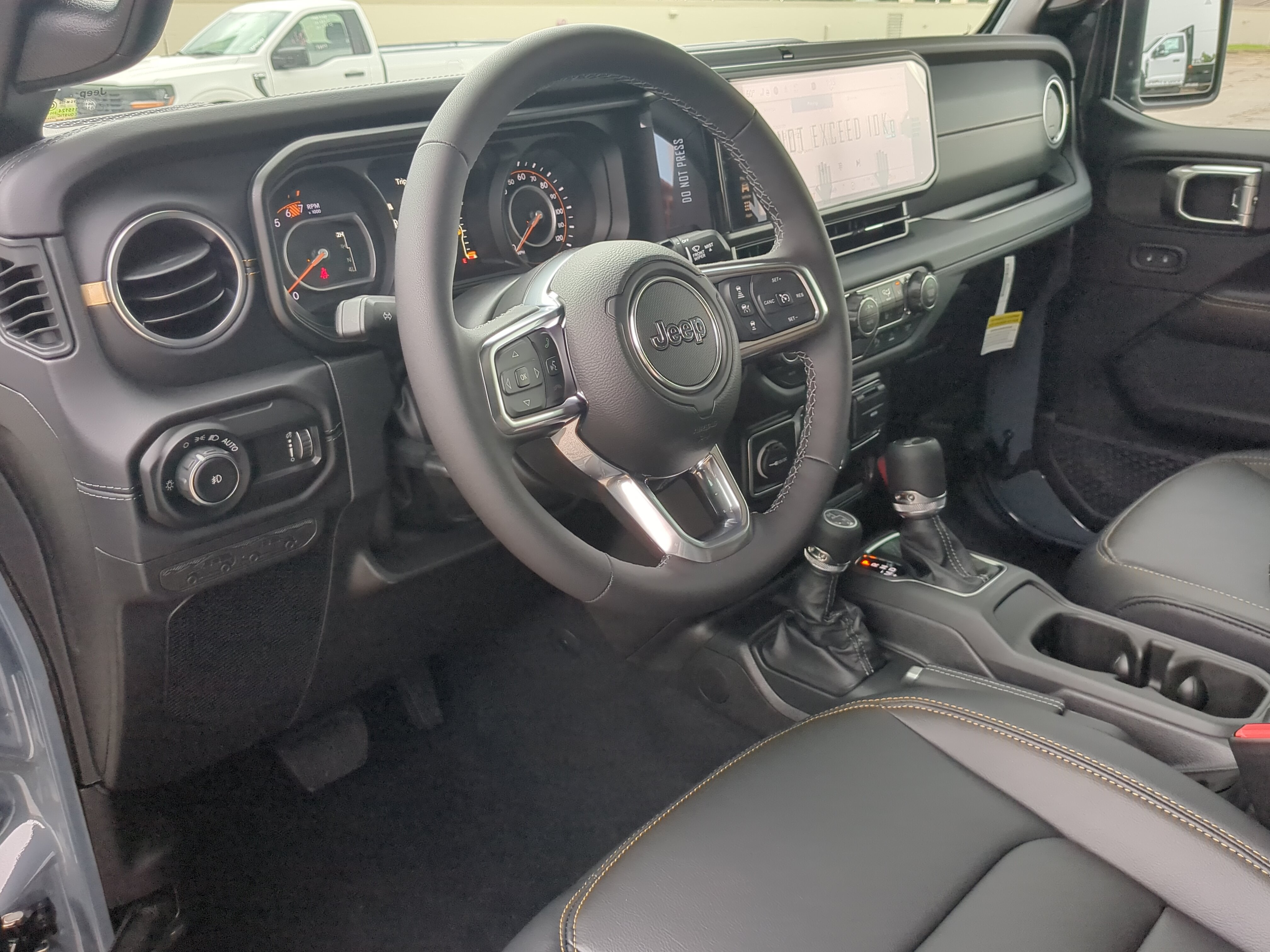 New 2026 Jeep Wrangler Unlimited Sahara AWD/4WD image 13