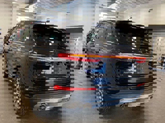 New 2024 Lincoln Corsair AWD w/ Equipment Group 101A image 5