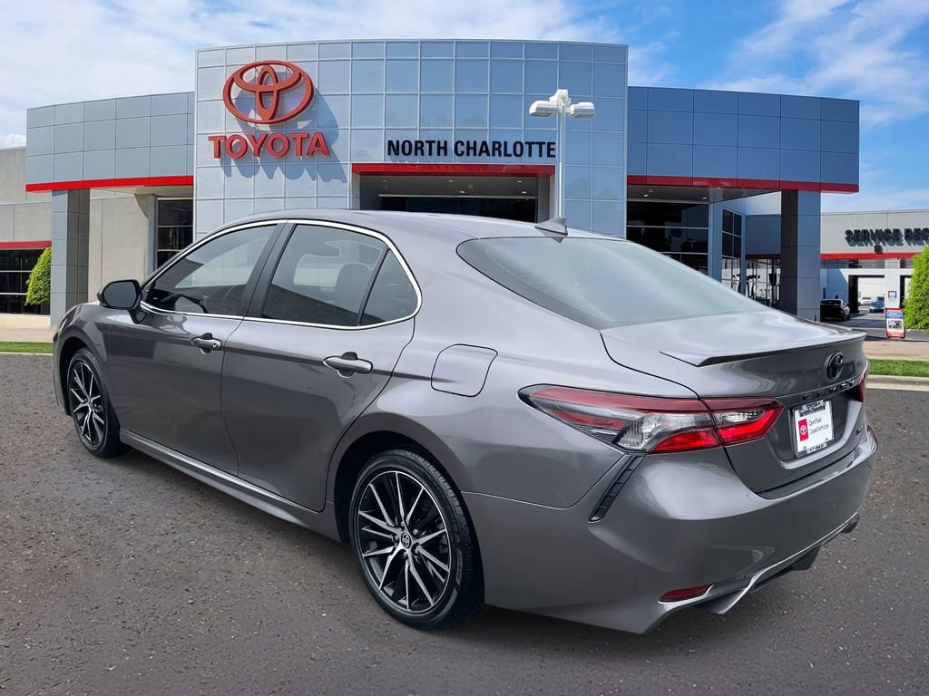Used 2024 Toyota Camry SE image 8