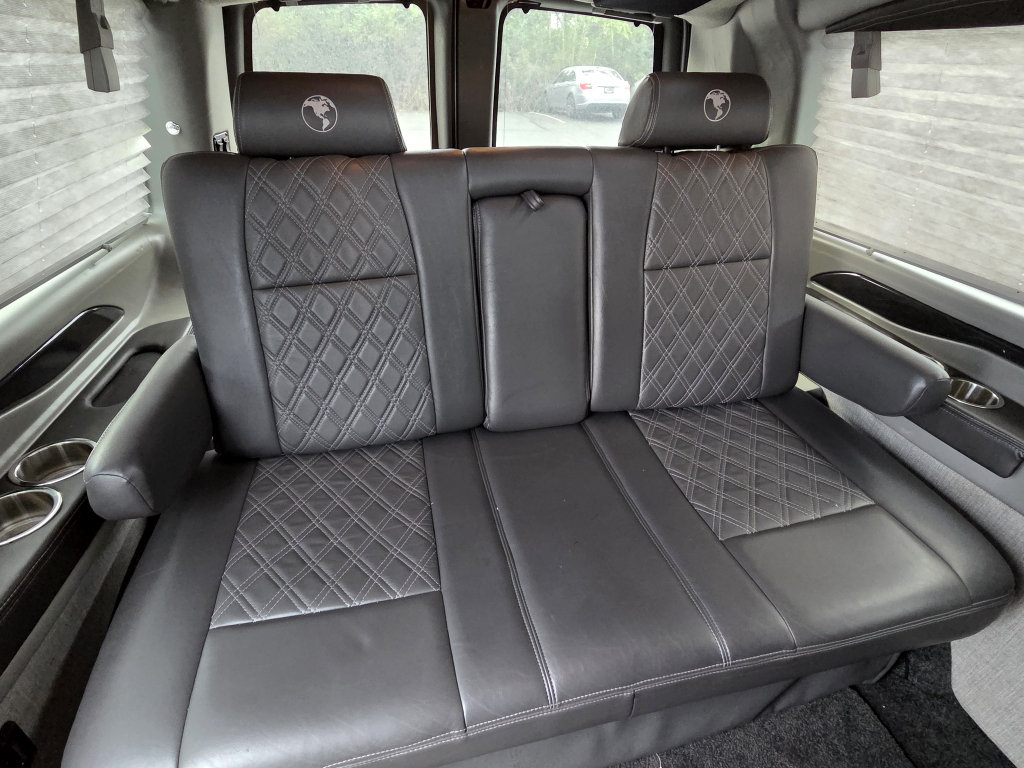 Used 2021 Chevrolet Express 2500 LS w/ Enhanced Convenience Package RWD image 3