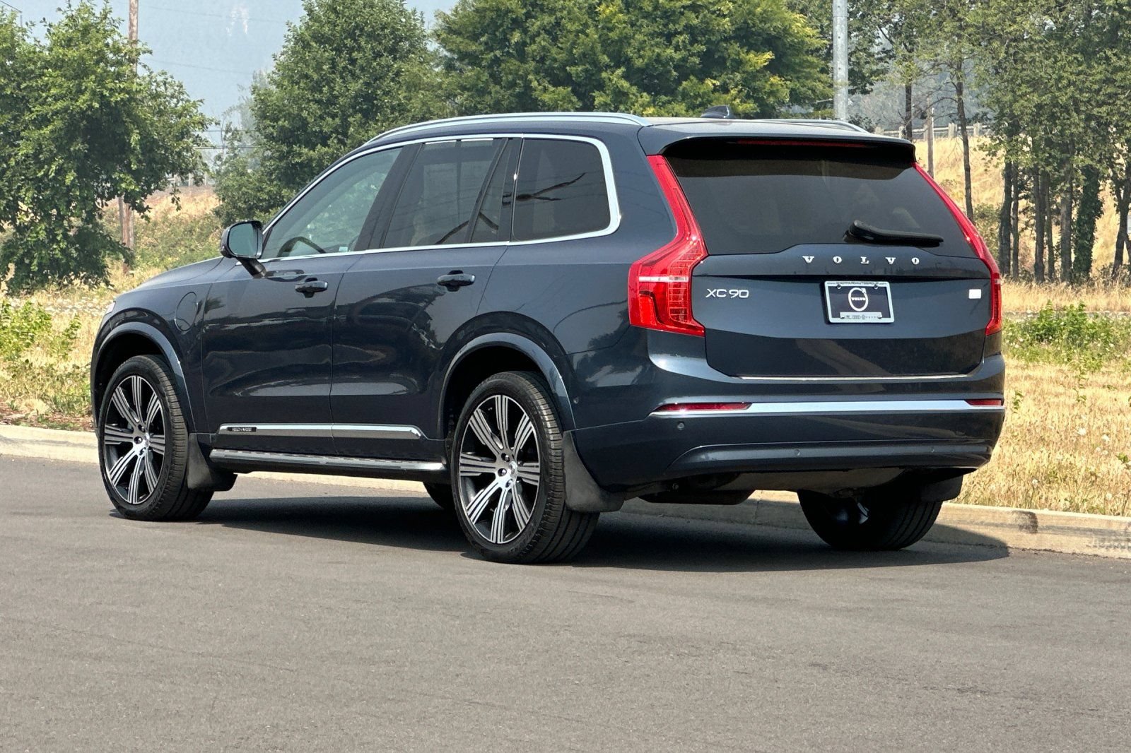 Used 2023 Volvo XC90 T8 Plus AWD/4WD image 5