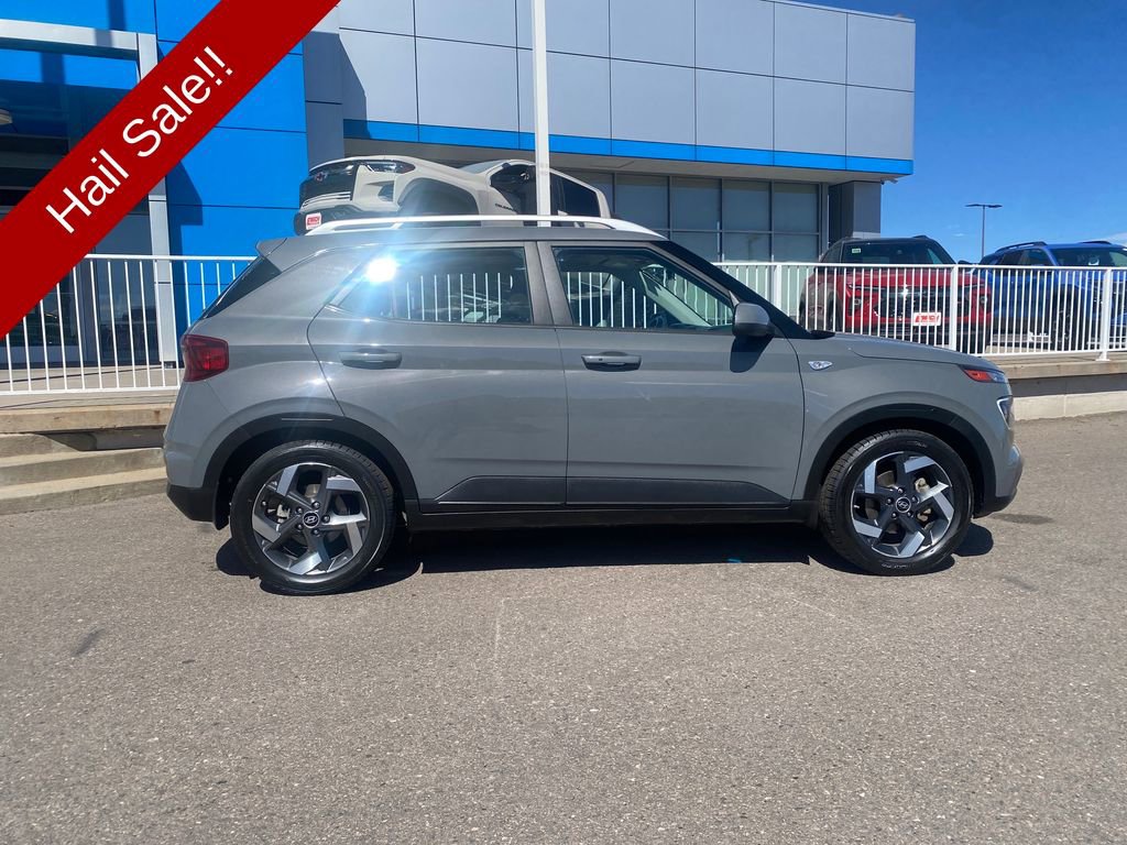 Used 2021 Hyundai Venue SEL w/ Premium Package FWD image 6