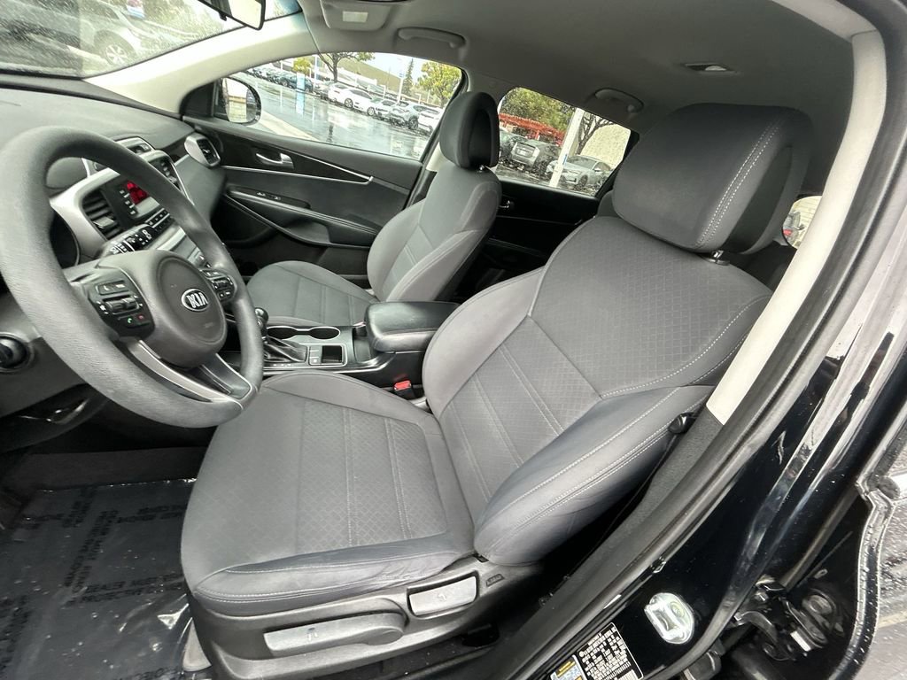 Used 2016 Kia Sorento L image 11