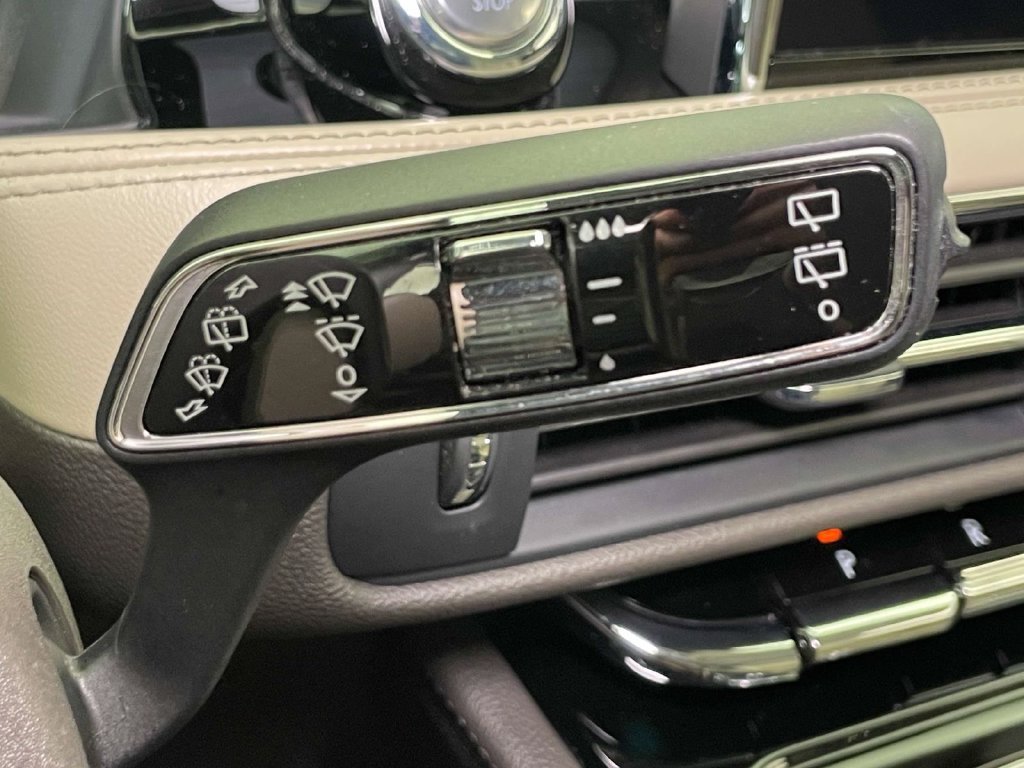 Used 2021 Lincoln Corsair AWD image 32
