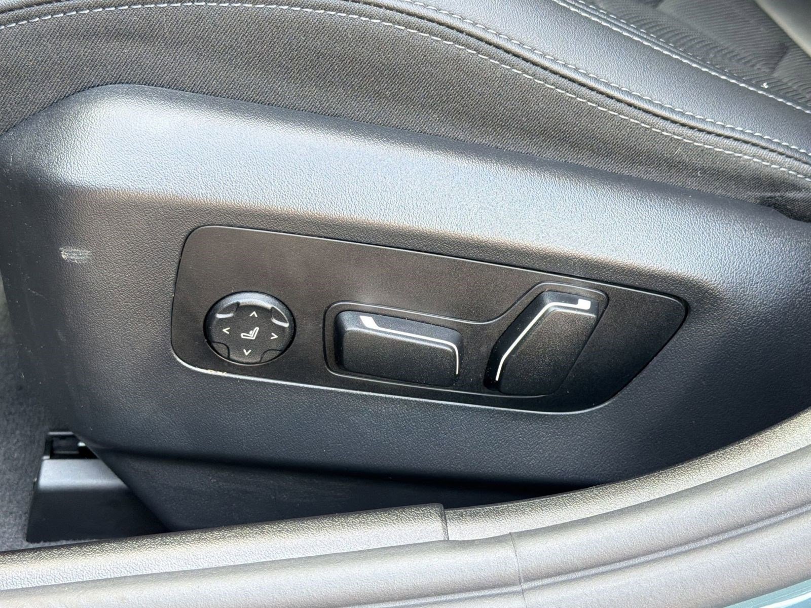 Certified 2025 BMW 530i RWD image 14