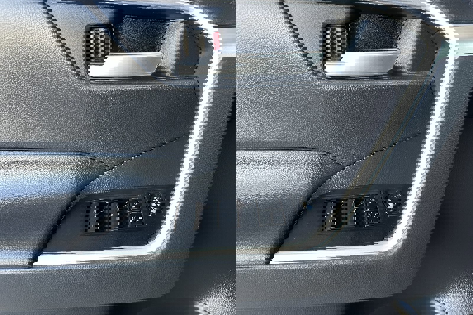 Used 2023 Toyota RAV4 XLE image 12