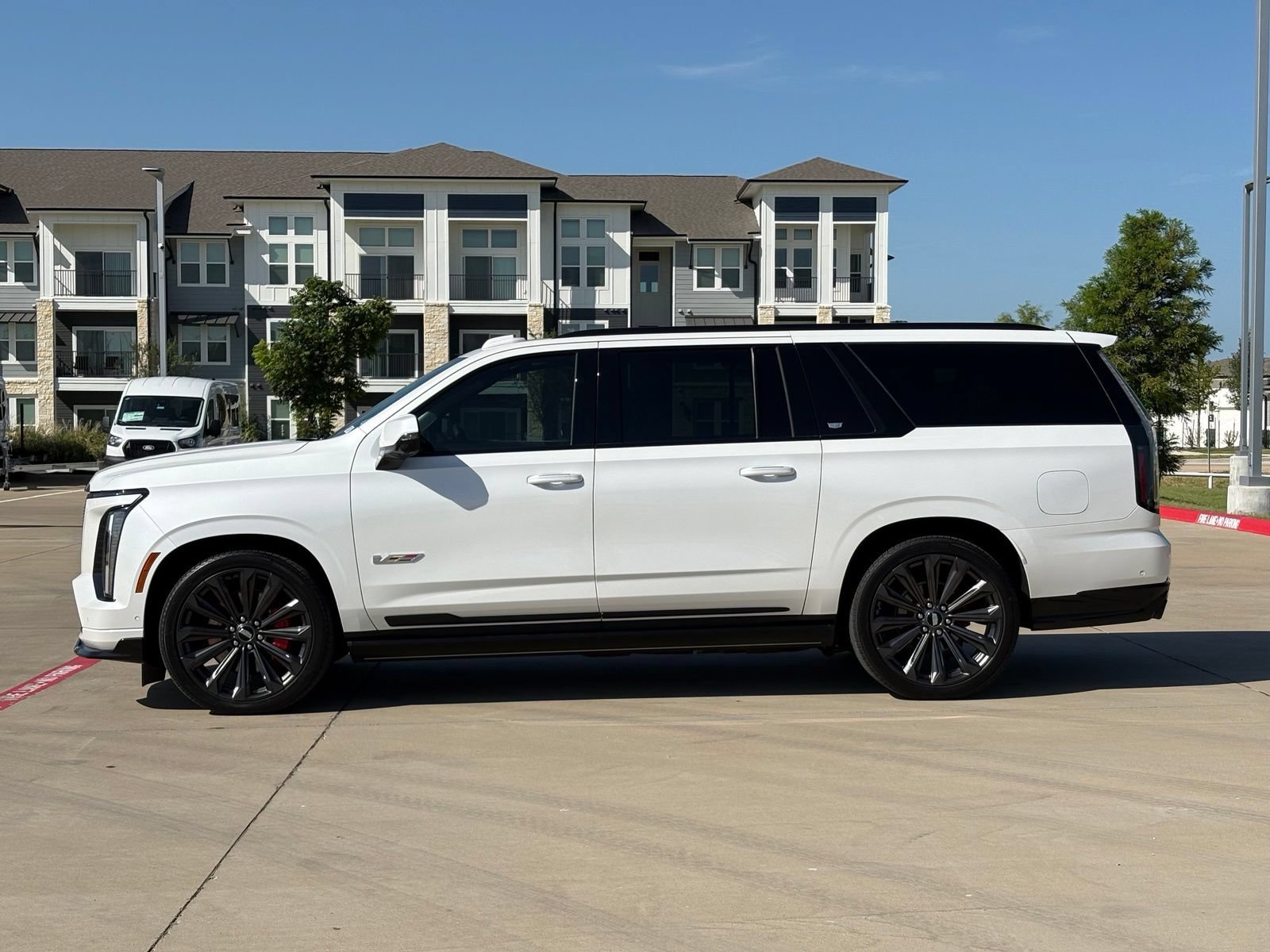 Certified 2025 Cadillac Escalade ESV V AWD/4WD image 4